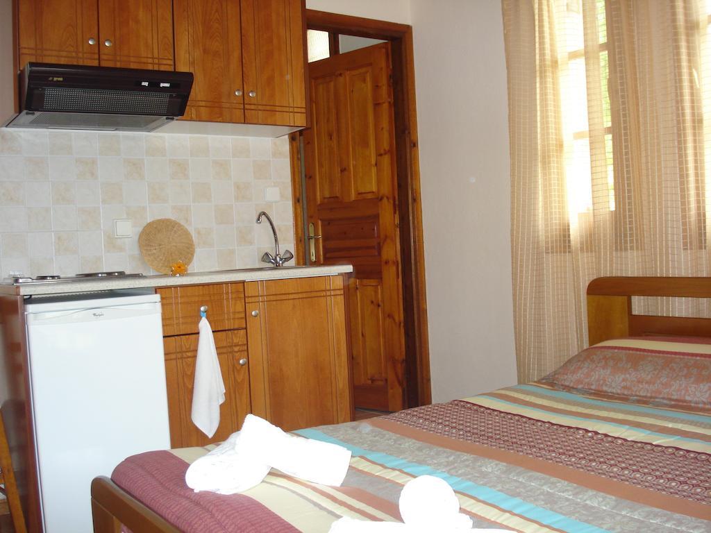 Alkmini Hotell Áyios Dhimítrios Exteriör bild